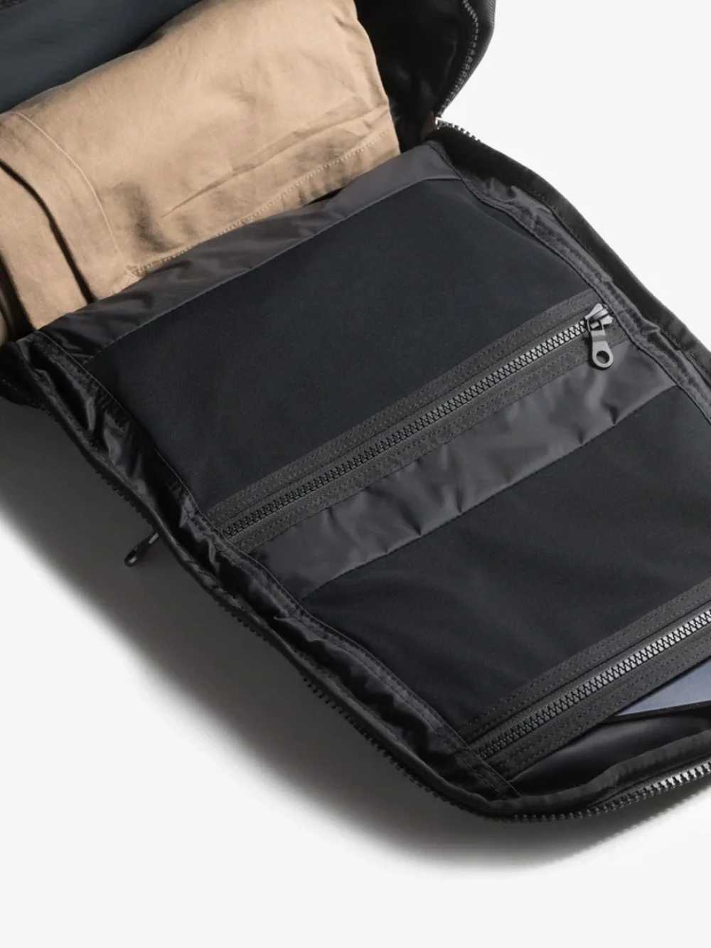 Pioneer Black Men's Travel Backpack NEW with tags - Picture 11 of 14